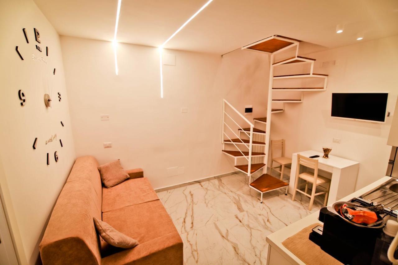 Casa Vacanze Mergellina 84 Chiaia, Stadio Maradona Lungomarecaracciolo เนเปิลส์ ภายนอก รูปภาพ