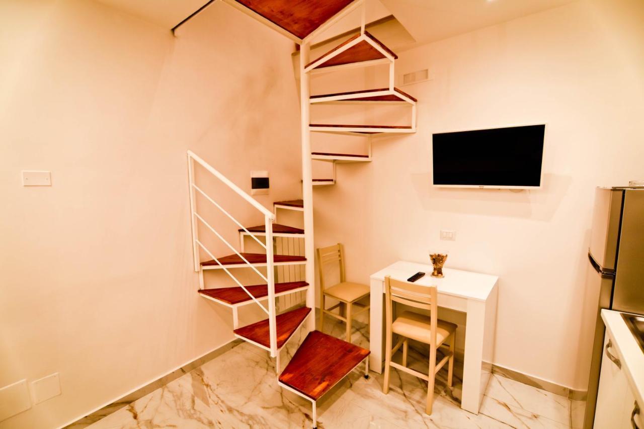Casa Vacanze Mergellina 84 Chiaia, Stadio Maradona Lungomarecaracciolo เนเปิลส์ ภายนอก รูปภาพ